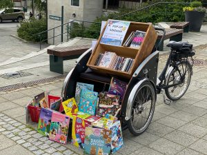 POP-UP-bibliotek @ Fauske sentrum, utenfor Amfi-senteret